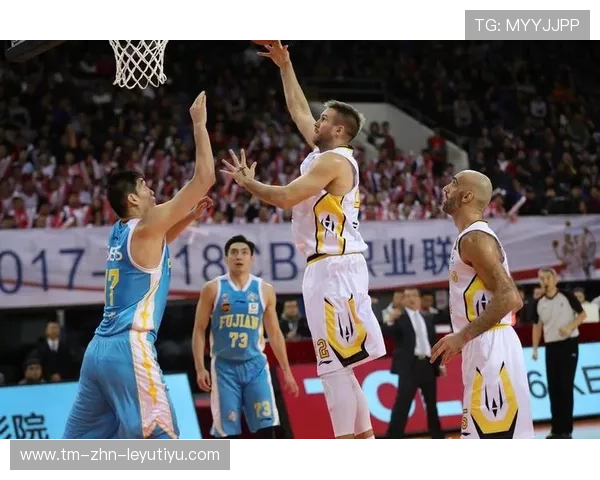 CBA福建突破分球配合顺畅拿下关键两分