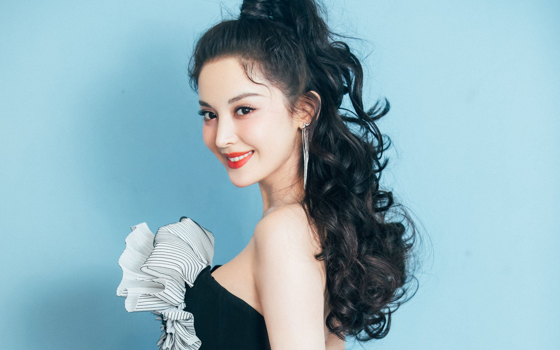 梅西携手阿根廷稳步推进,冲击2026世界杯